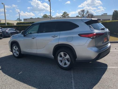 2020 Toyota Highlander LE