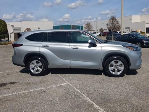 2020 Toyota Highlander LE