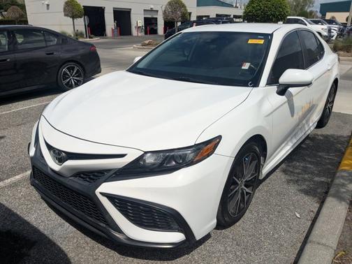 Super White 2021 Toyota Camry SE