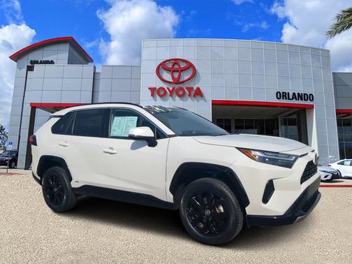 2022 Toyota RAV4 Hybrid SE