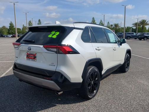 2022 Toyota RAV4 Hybrid SE