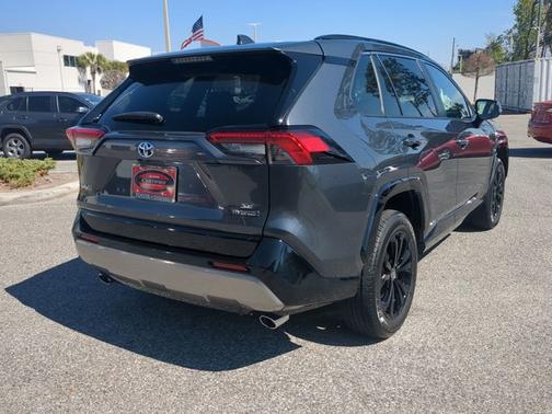 2024 Toyota RAV4 Hybrid SE
