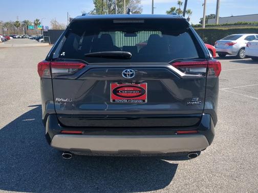 2024 Toyota RAV4 Hybrid SE