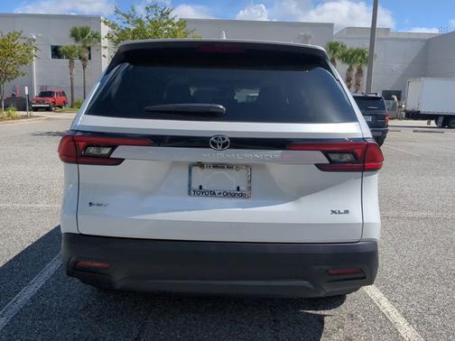 2025 Toyota Grand Highlander Hybrid XLE