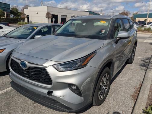 2023 Toyota Highlander Hybrid XLE