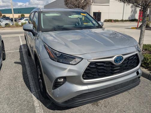 2023 Toyota Highlander Hybrid XLE