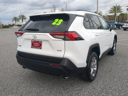 2023 Toyota RAV4 XLE