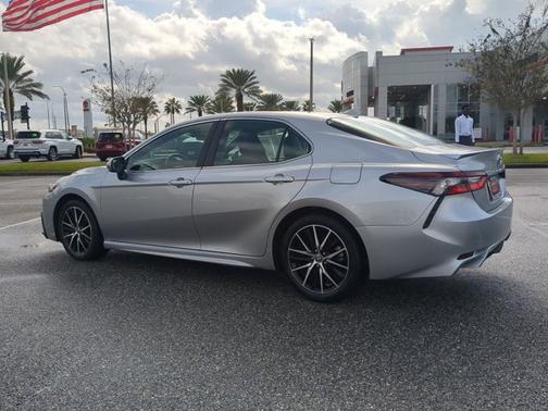 2023 Toyota Camry SE