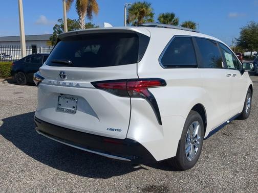 2025 Toyota Sienna Limited