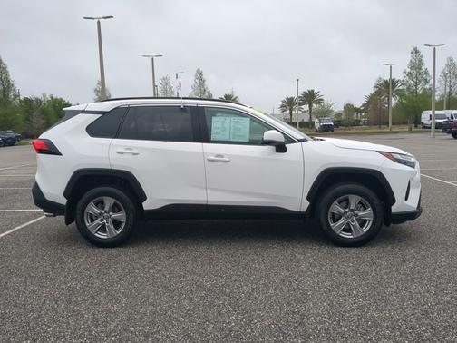 Ice 2024 Toyota RAV4 XLE