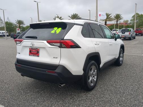 Ice 2024 Toyota RAV4 XLE