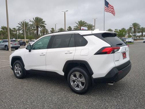 Ice 2024 Toyota RAV4 XLE