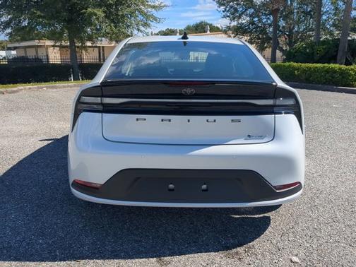 2026 Toyota Prius Plug-In Hybrid SE