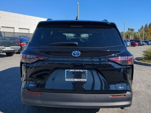 Black 2026 Toyota Sienna XLE