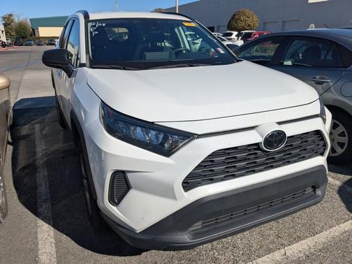 2020 Toyota RAV4 LE