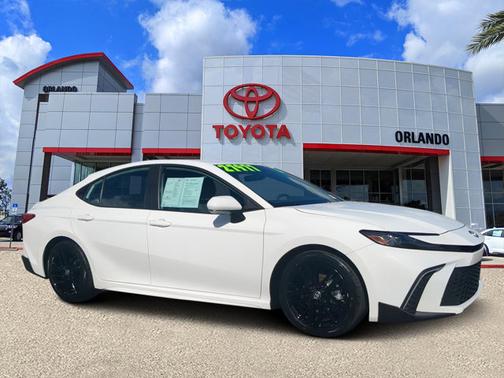 2025 Toyota Camry SE
