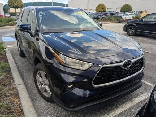 2022 Toyota Highlander LE