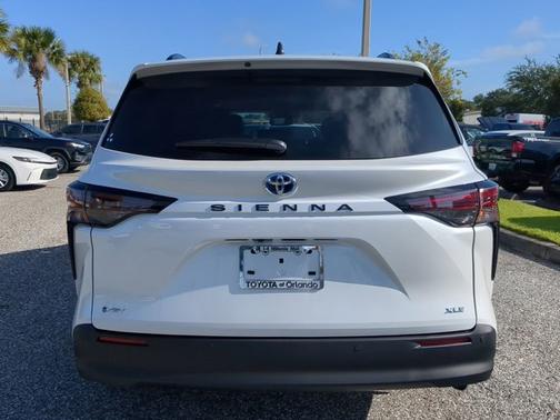 2025 Toyota Sienna XLE
