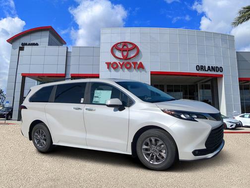 2025 Toyota Sienna XLE