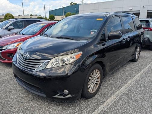 2014 Toyota Sienna XLE
