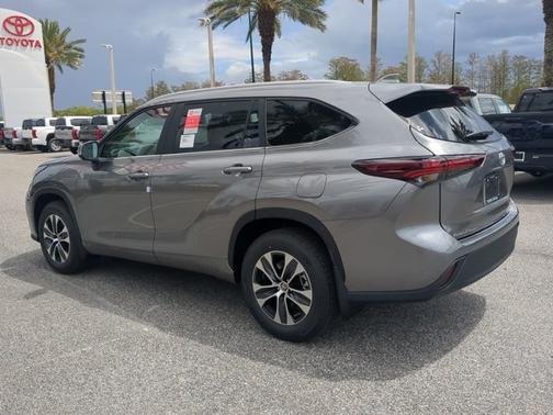 Heavy Metal 2026 Toyota Highlander XLE