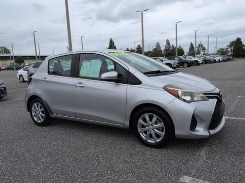 Classic Silver Metallic 2015 Toyota Yaris LE