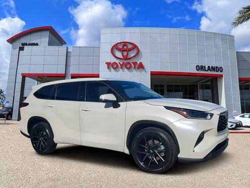 2021 Toyota Highlander LE