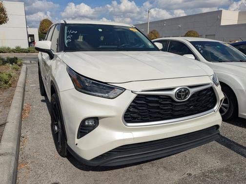2021 Toyota Highlander LE