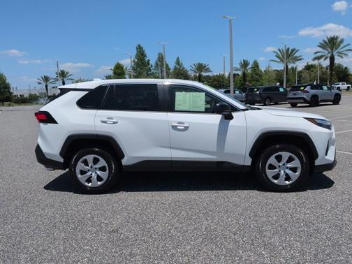 Ice Cap 2025 Toyota RAV4 LE