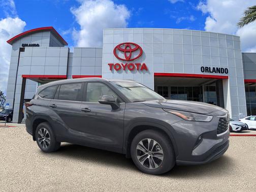 2025 Toyota Highlander XLE