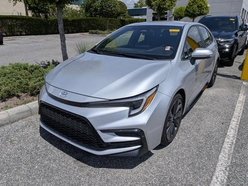 Classic Silver Metallic 2024 Toyota Corolla SE