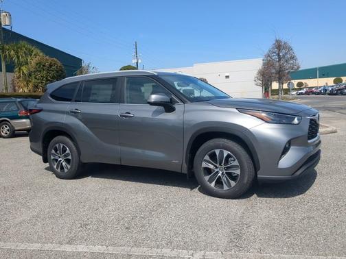 2026 Toyota Highlander Hybrid XLE