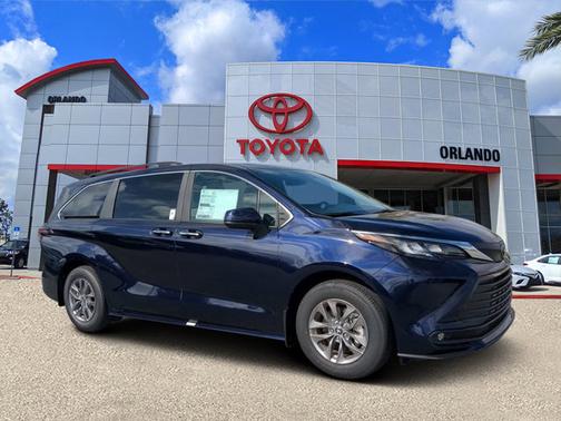 2025 Toyota Sienna XLE