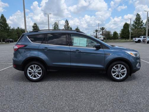Blue Metallic 2018 Ford Escape SE