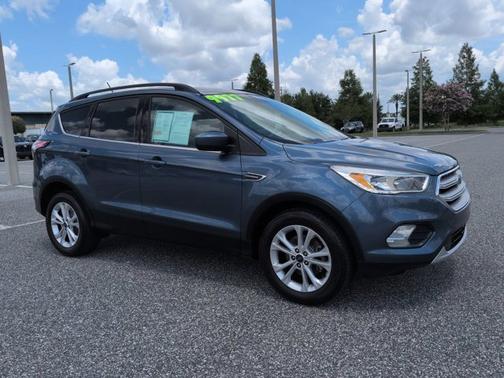 Blue Metallic 2018 Ford Escape SE