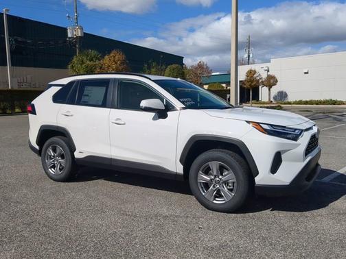 2025 Toyota RAV4 Hybrid XLE