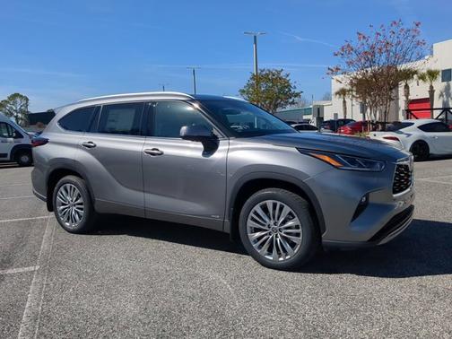 2026 Toyota Highlander Hybrid Platinum
