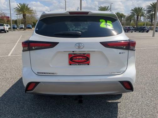 2025 Toyota Highlander 