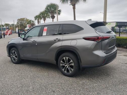 2026 Toyota Highlander Hybrid XLE