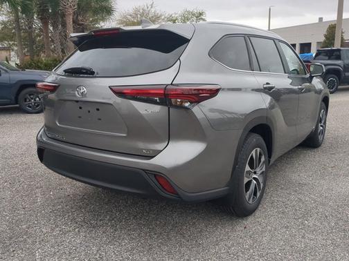 2026 Toyota Highlander Hybrid XLE