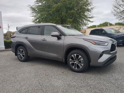 2026 Toyota Highlander Hybrid XLE