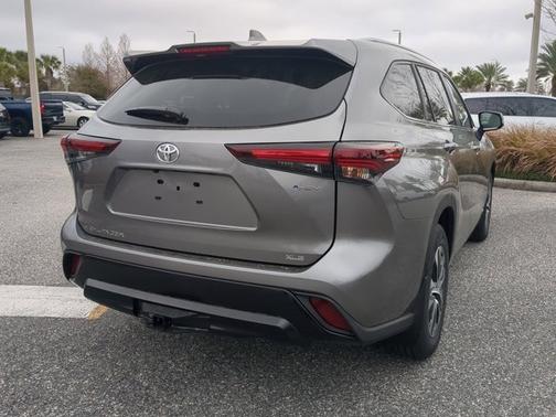 2026 Toyota Highlander Hybrid XLE