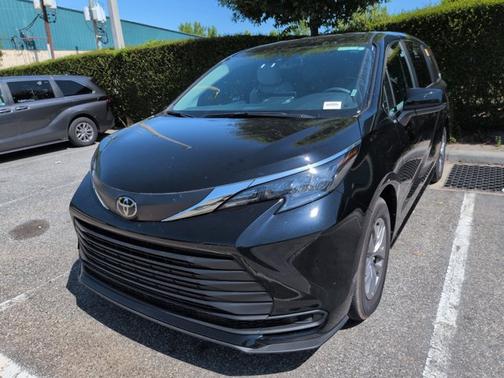 Midnight Black Metallic 2026 Toyota Sienna LE