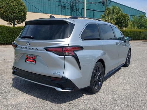 2022 Toyota Sienna XSE