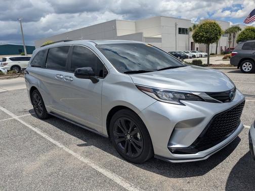 2022 Toyota Sienna XSE