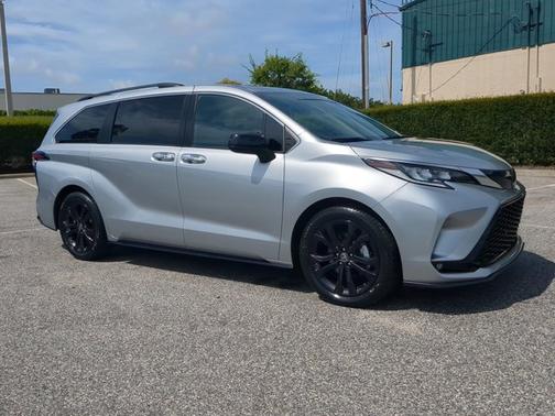 2022 Toyota Sienna XSE