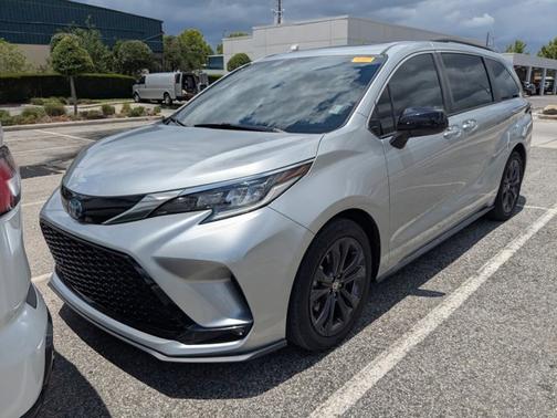 2022 Toyota Sienna XSE