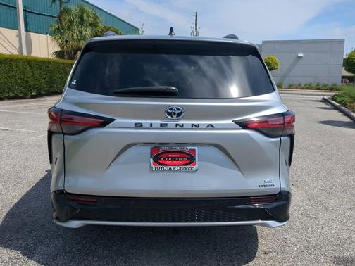 2022 Toyota Sienna XSE