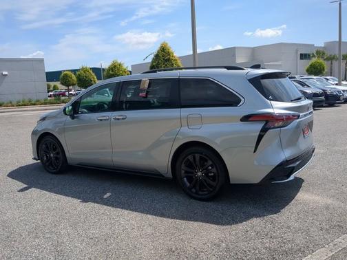 2022 Toyota Sienna XSE