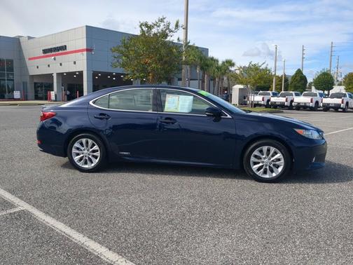 2013 Lexus ES 300h Base